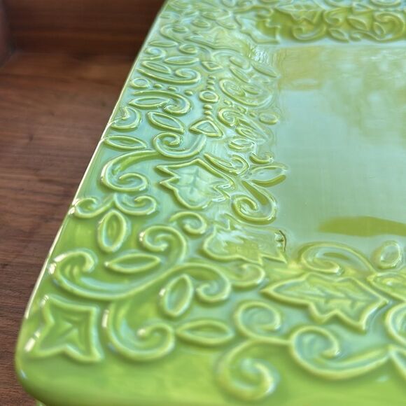 Laurie Gates 4Pc Green Embossed Square Dinner Plates - Picture 3 of 5